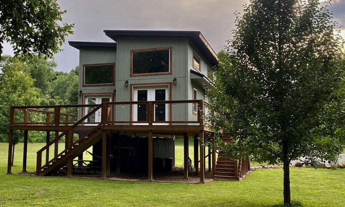 Vinton Cabin | Creekside Hammock Hangout