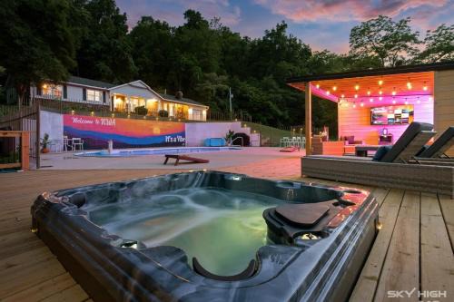 Rogers House | Creekside Oasis - 5BR Retreat with Pool & Hot Tub
