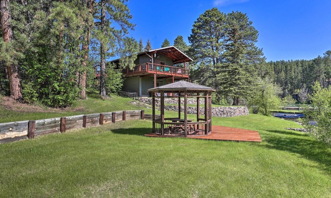 Rimrock Cabin | Creekside Rapid City Cabin w/Deck on 30 Acres!