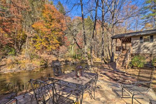 Mars Hill House | Creekside Retreat with Deck, 18 Miles to Wolf Ridge