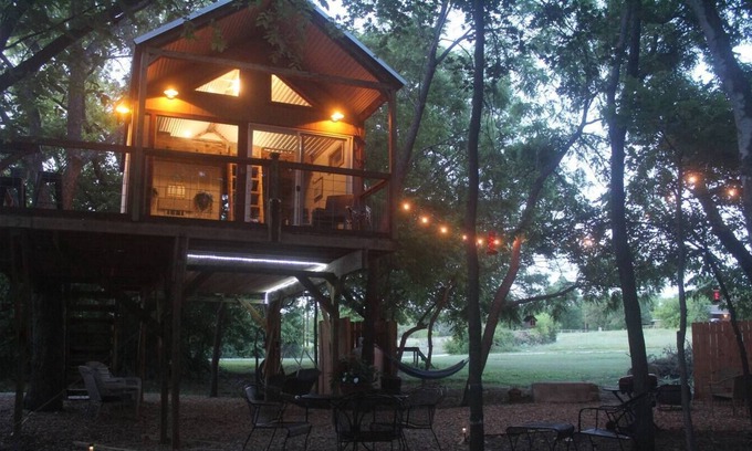 Rosston House | Creekside Treehouse