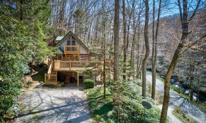 Elk Park House | Creeksong Cabin
