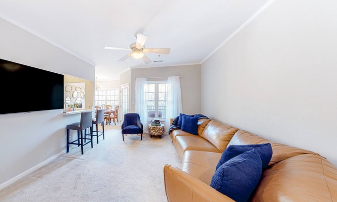 Rehoboth Beach Condo | Creekwood condo with on-site pool & balcony - near shopping/dining