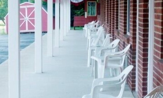 Waynesville Hotel | Creekwood Motel