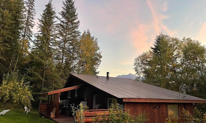 Golden House | Creeky Cedars Suite Mountain Getaway - minutes from Golden