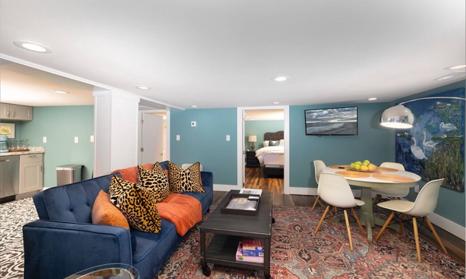 Cape May House | Crepe Myrtle Cottage: Garden Apartment on the Cape May Canal