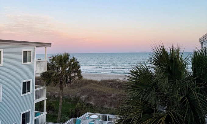 Crescent Beach Condo | Crescent Beach Gemn2-bedroom 2-Bath condo — North Myrtle Beach