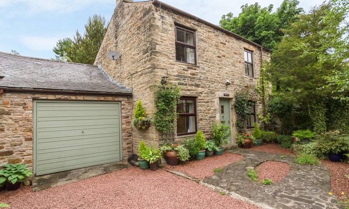 Haltwhistle Cottage | CRESCENT COTTAGE, character holiday cottage in Haltwhistle
