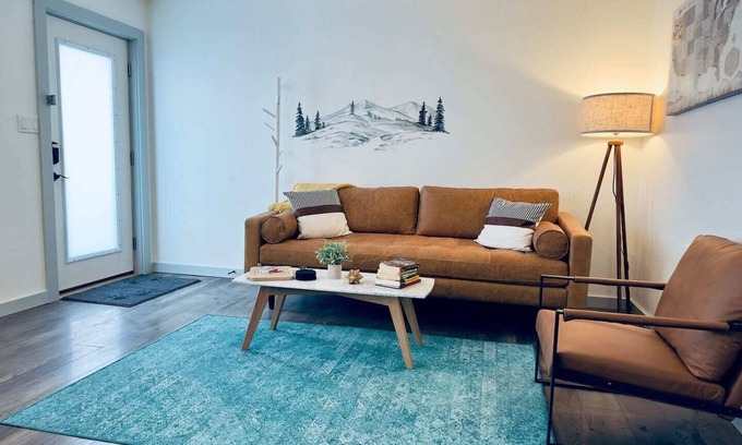Joseph Condo | Crescent Lake condo at Lakes Basin Village