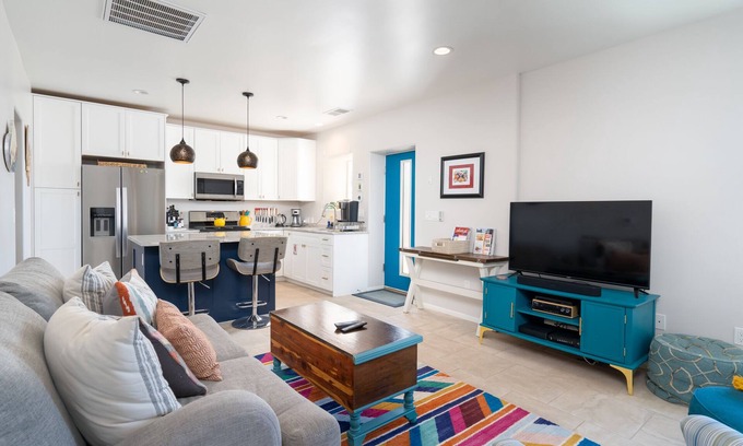 Santa Fe House | Crescent Moon Casita | Dog Friendly, Walk to Town, Private Outdoor Space