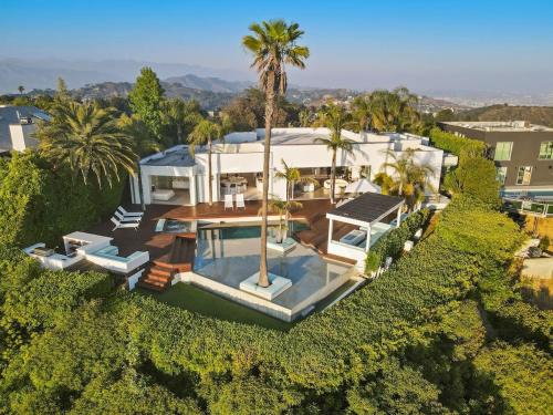 Hollywood Hills House | Crest Estate by Stay Awhile Villas