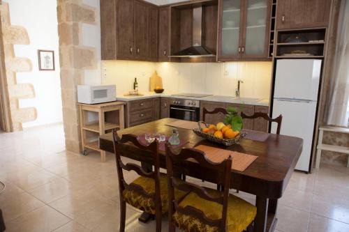 Drapanias House | Cretan cottage of 1900 with beautiful olive yard