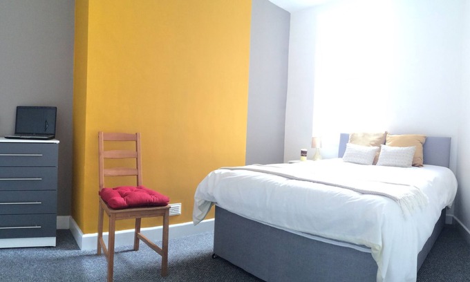 Crewe House | Crewe Rooms - 5 Bedroom House 97 Edleston Road