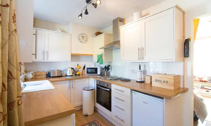 Cairnbaan Cottage | Crinan Canal Cottage a self catering traditional two bedroom terraced cottage