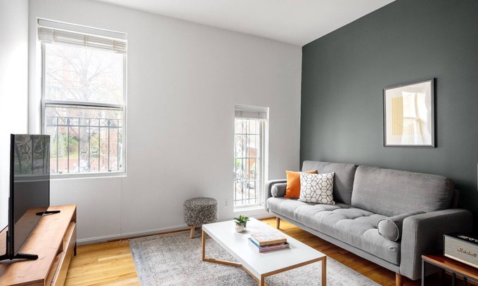 Adams Morgan Apartment | Crisp Dupont Circle 2BR nr. U Street, Metro & Glen’s Mkt, by Blueground