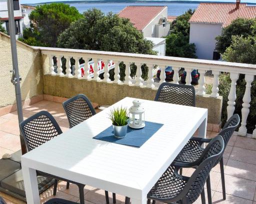 Mandre Apartment | Crnika