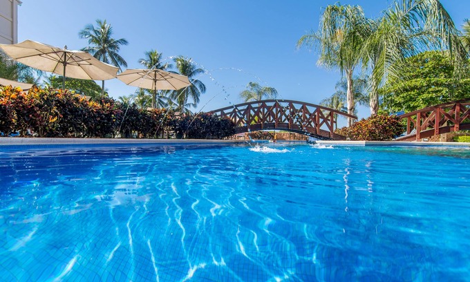 Barrio Los Faroles Hotel | Crocs Resort & Casino