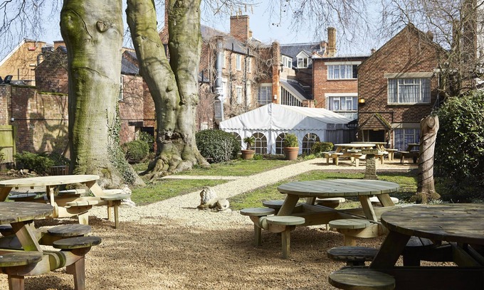 Banbury Hotel | Cromwell Lodge Hotel by Greene King Inns