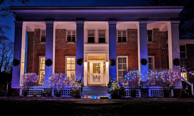 Cornwall Bed & Breakfast | Cromwell Manor Inn