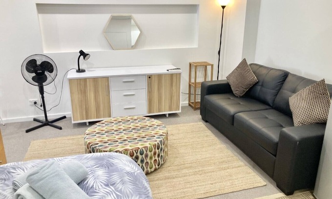 Cronulla Apartment | Cronulla CBD Studio Apartment, Minutes to Beach