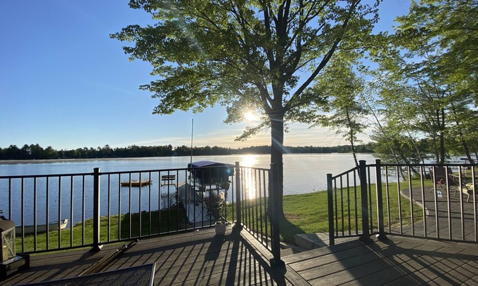 Crivitz Cabin | Crooked Lake Escape