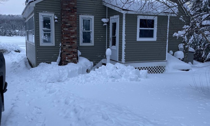 Woodford Cottage | Cross Country Ski? Downhill? Prospect and Mt nSnow. Winter wonderland book now.