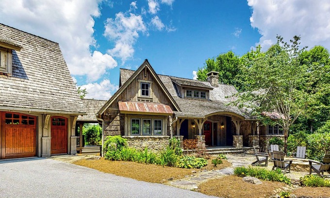 Cashiers House | Cross Creek Retreat - Luxury Home in the Mountains