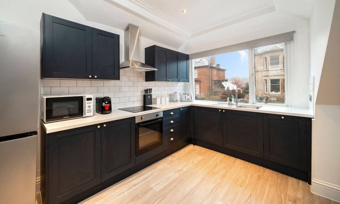 Paisley Apartment | Cross Road Apartment