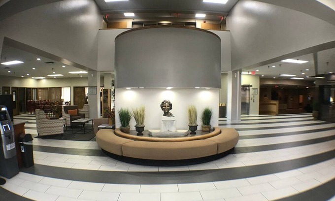 Huron Hotel | Crossroads Hotel at Huron Event Center