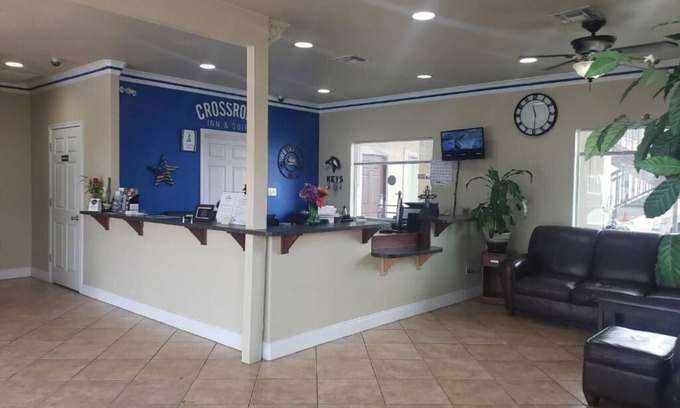 Victoria Hotel | Crossroads Inn & Suites
