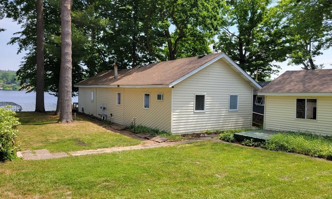Newaygo Cottage | Croton Pond Cottage and dock- pet friendly!