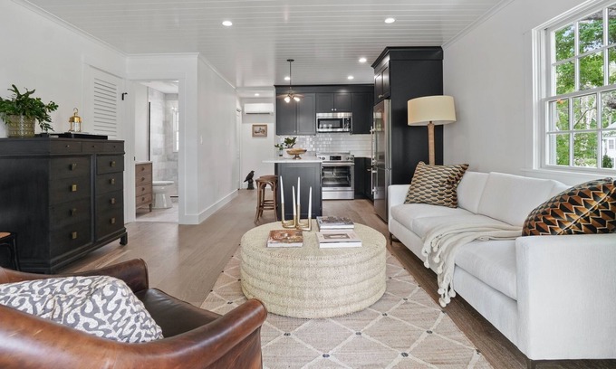 Cape Porpoise Apartment | "Crow's Nest", Luxurious One-Bedroom in Historic Cape Porpoise