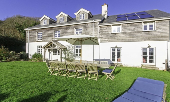 Georgeham Cottage | Crowborough Slps 14, Valley Views & Log Burner