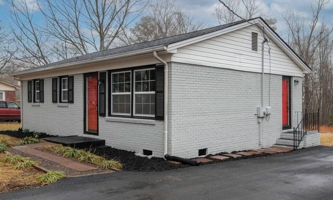 Bowling Green House | Crowder's Cottage near Kings Mountain & Gastonia