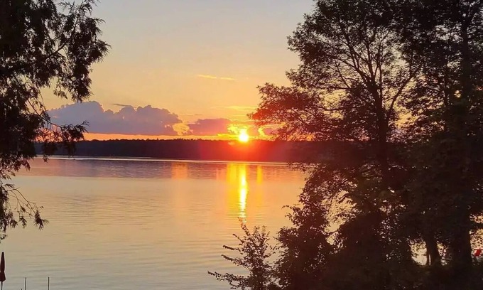 Marmora Cottage | Crowe Lake Lodge- Amazing Fall Colours!