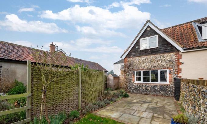 Ditchingham House | Crowfoot's Cottage - Two Bedroom House, Sleeps 4