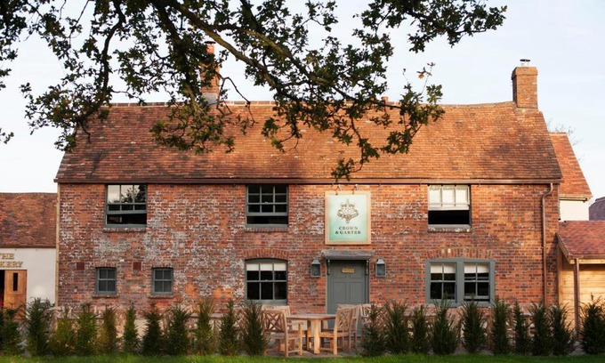 Penwood Hotel | Crown and Garter