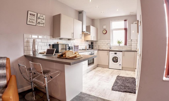 Darwen Apartment | Crown House