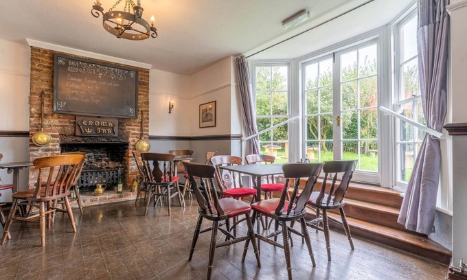 Sarre Hotel | Crown Inn