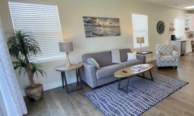Crown Point House | Crown Point Beach Retreat - 2 Blocks To The Bay! w A/C
