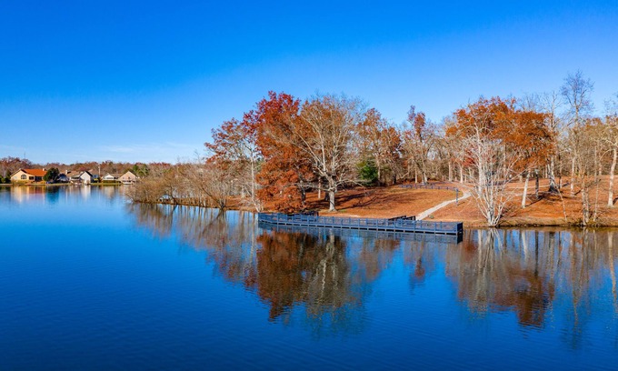 Lake Tansi Hotel | Crown Resorts at Lake Tansi West
