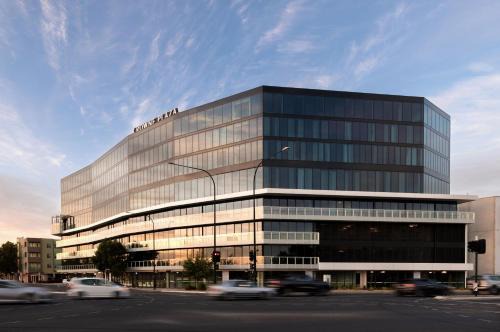 Mawson Lakes Hotel | Crowne Plaza Adelaide Mawson Lakes by IHG