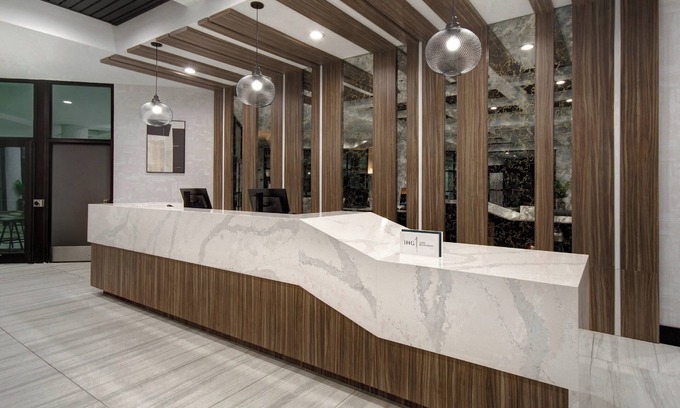 Auburn Hills Hotel | Crowne Plaza Auburn Hills by IHG