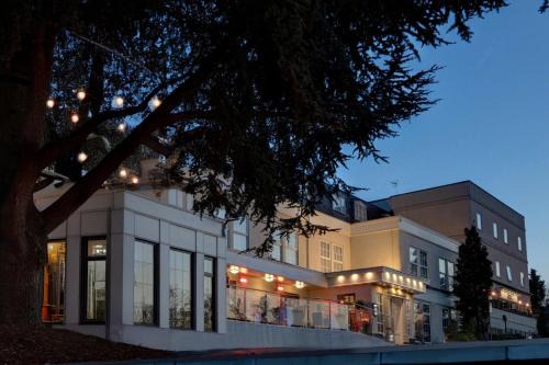 Kegworth Hotel | Crowne Plaza East Midlands Airport by IHG