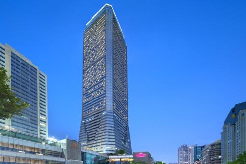 Yuexiu Hotel | Crowne Plaza Guangzhou City Centre by IHG - Free shuttle between hotel and Exhibition Center during Canton Fair & Exhibitor registration Counter
