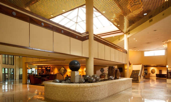 Hickory Hotel | Crowne Plaza Hotel Hickory by IHG