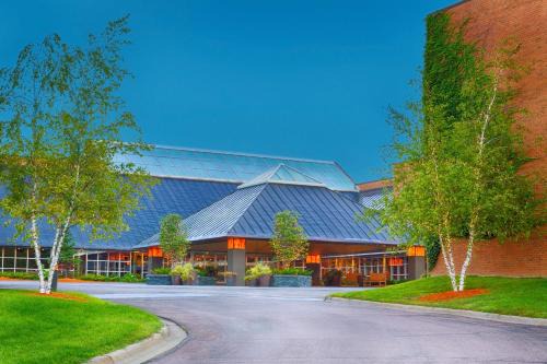 Plymouth Hotel | Crowne Plaza Minneapolis West by IHG