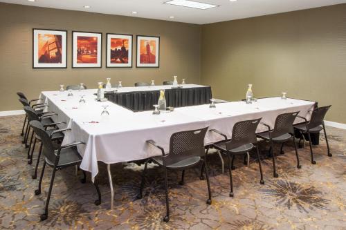 South Loop Hotel | Crowne Plaza Suites MSP Airport - Mall of America by IHG