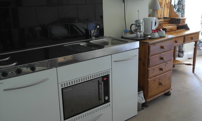 North Buckland Apartment | Croyde Studio Self Catering Apartment (sleeps 2), Trimstone Manor Cottages
