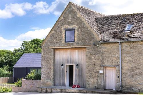 Ampney Crucis House | Crucis Park Estate